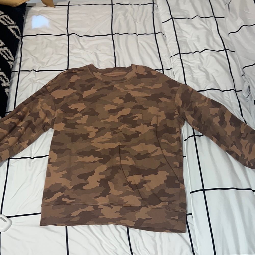 lululemon oversized tan army print crew neck